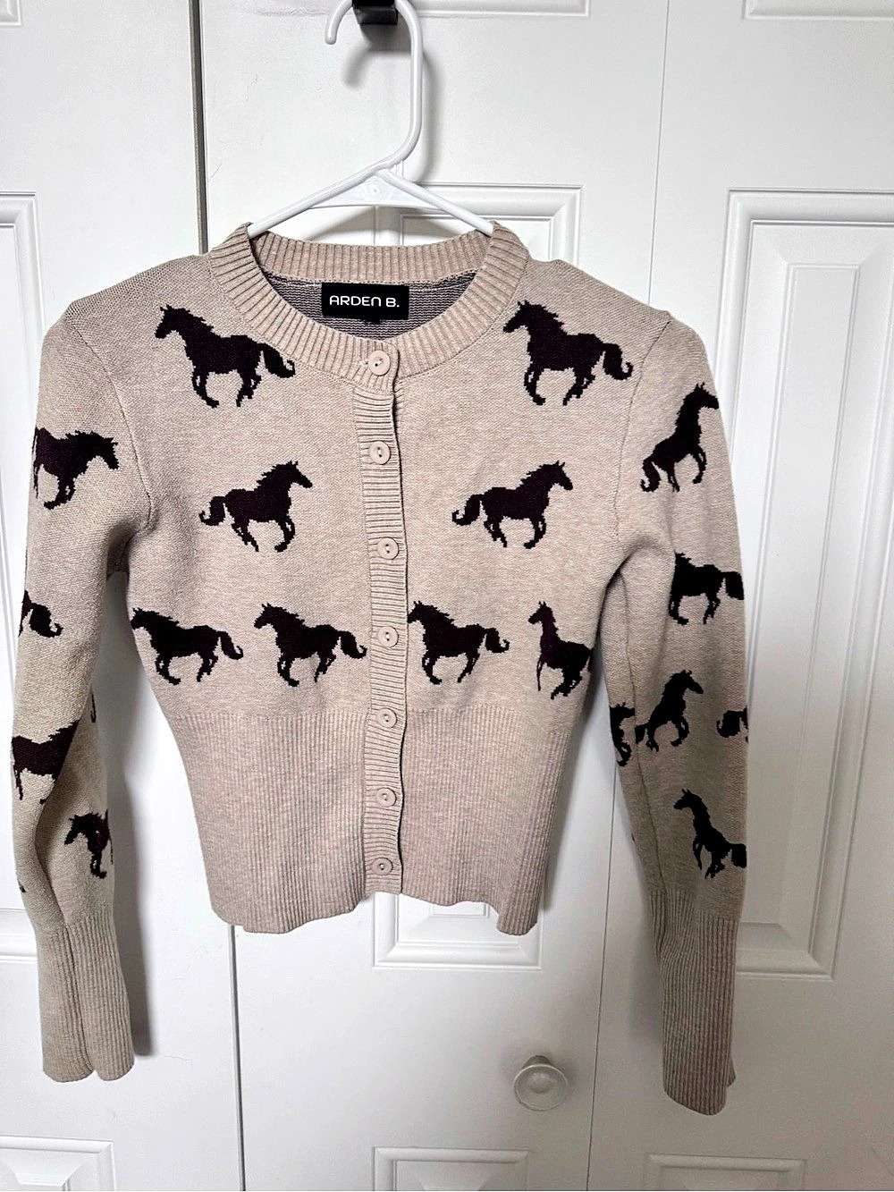 Arden B. Tan Horse-Print Cardigan. Beige & Brown Small